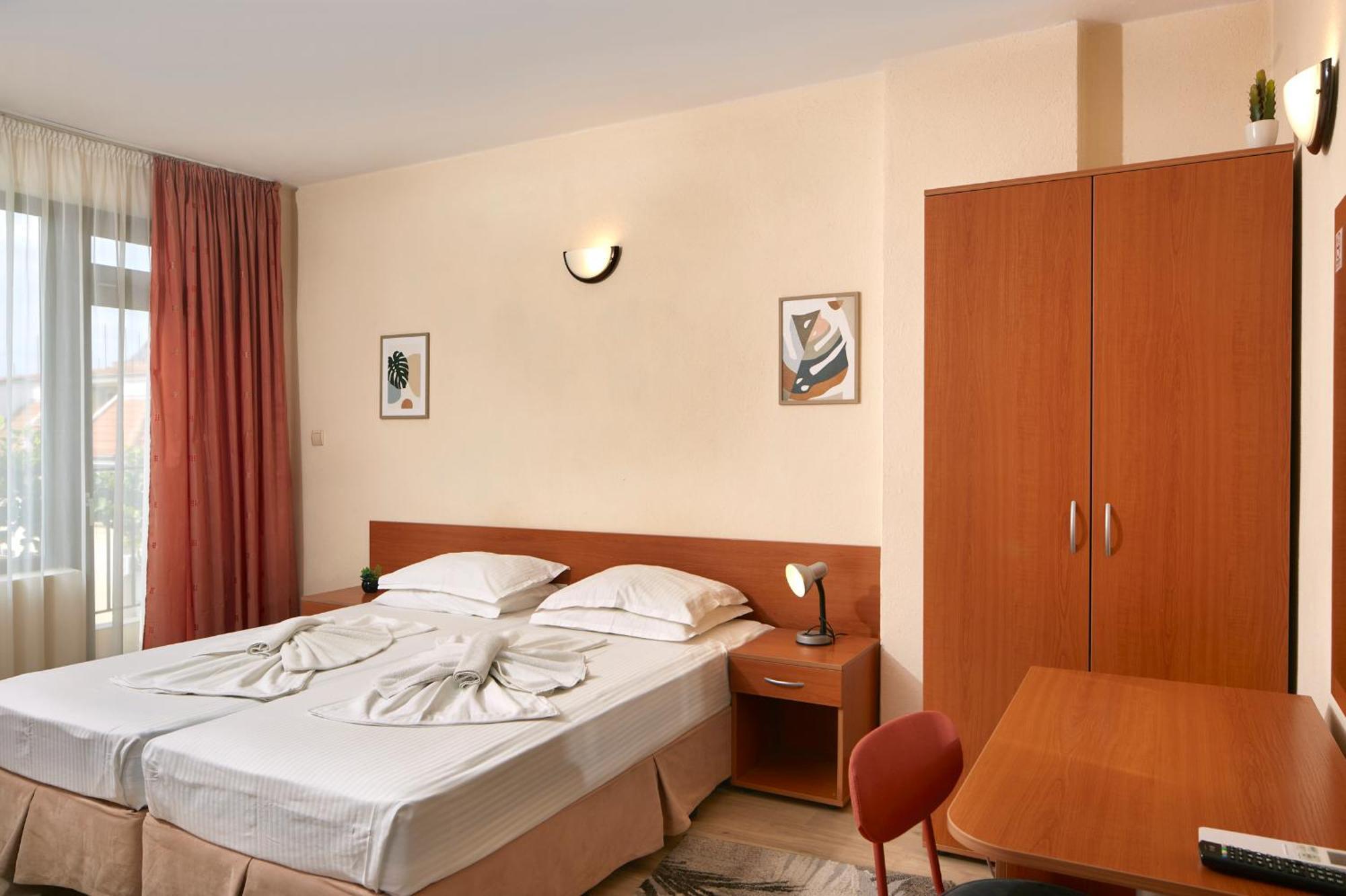 Nirvana Guest House Nesebar Exterior photo