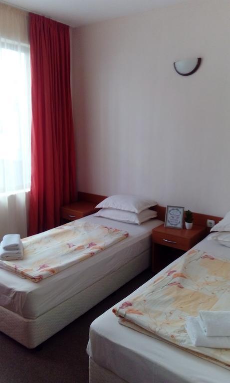 Nirvana Guest House Nesebar Exterior photo